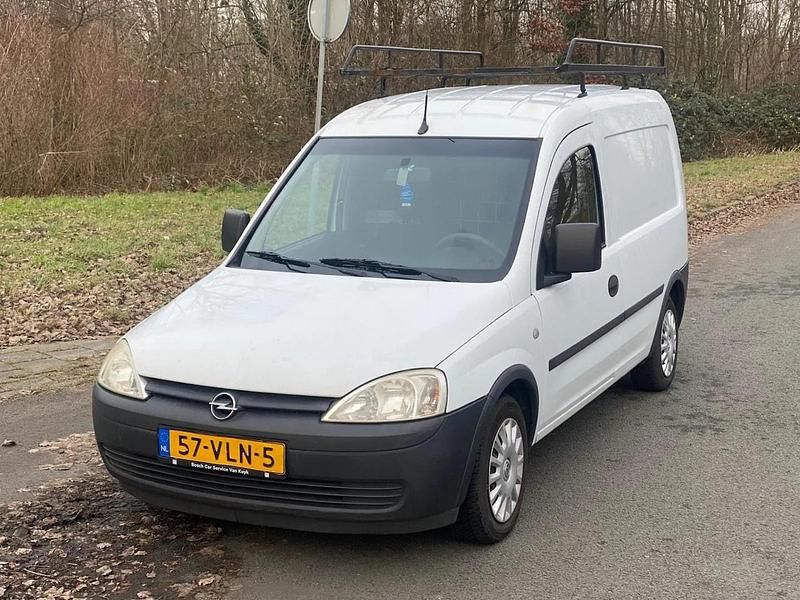 Gebruikt 2008 Opel Combo Hatchback | € 2.350 - Afbeelding 1/4