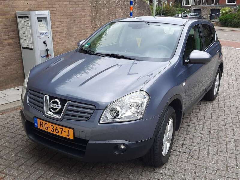 Grijs Gebruikt 2008 Nissan Qashqai Visia SUV | € 5.000 (Eerlijke prijs) - Afbeelding 1/4