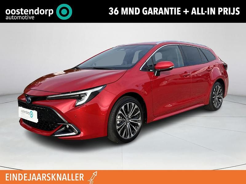 Rood Gebruikt 2024 Toyota Corolla Hybrid Stationwagen | € 28.490 - Afbeelding 1/4