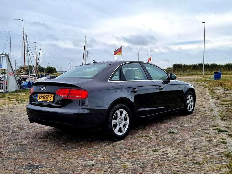 Grijs Gebruikt 2008 Audi A4 Sedan | € 5.750 (Eerlijke prijs) - Afbeelding 1/4