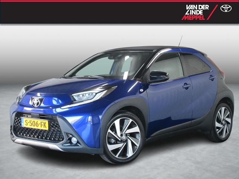 Blauw Gebruikt 2023 Toyota Aygo Envy Hatchback | € 21.450 (Duur) - Afbeelding 1/4