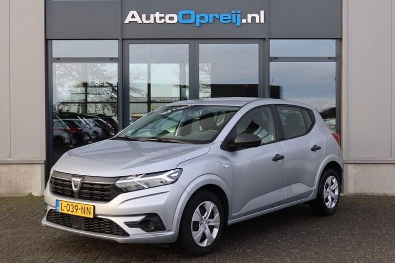 Grijs Occasion 2021 Dacia Sandero Essentiel Hatchback | € 11.945 (Eerlijke prijs) - Afbeelding 1/4