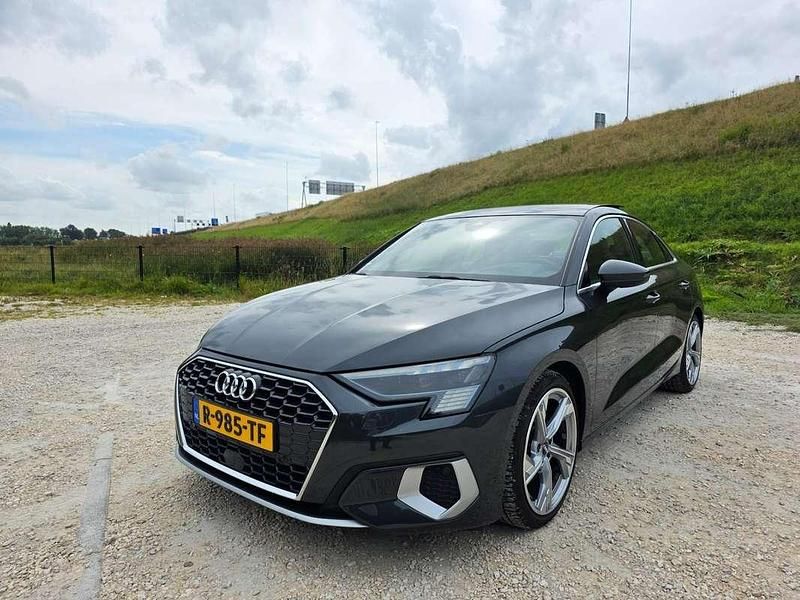 Grijs Gebruikt 2020 Audi A3 e-tron S-Line Hatchback | € 26.950 (Goede deal) - Afbeelding 1/4