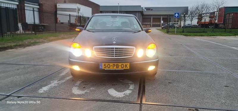 Occasion Mercedes E320 Avantgarde 204 PK (150 kW) 2004 Blauw (parellak) Sedan