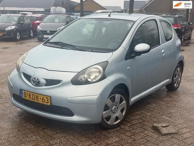 Blauw Occasion 2005 Toyota Aygo Hatchback | € 1.750 (Goede deal) - Afbeelding 1/4