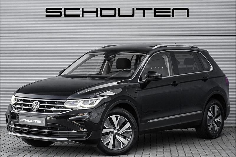 Zwart Gebruikt 2022 VW Tiguan Elegance SUV | € 31.900 (Super prijs) - Afbeelding 1/3