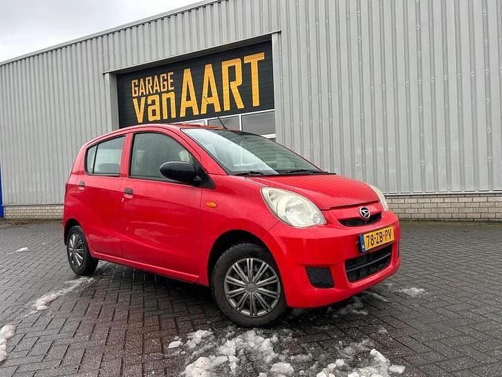 Rood Occasion 2008 Daihatsu Cuore Hatchback | € 1.250 (Eerlijke prijs) - Afbeelding 1/4
