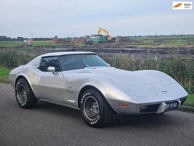 Zilver Gebruikt 1977 Chevrolet Corvette | € 22.500 - Afbeelding 1/4