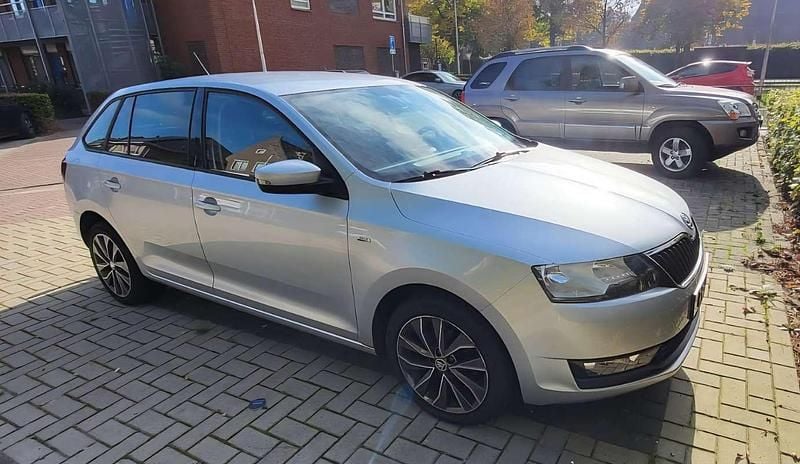 Zilver Gebruikt 2018 Skoda Rapid Drive Hatchback | € 6.999 (Goede deal) - Afbeelding 1/4