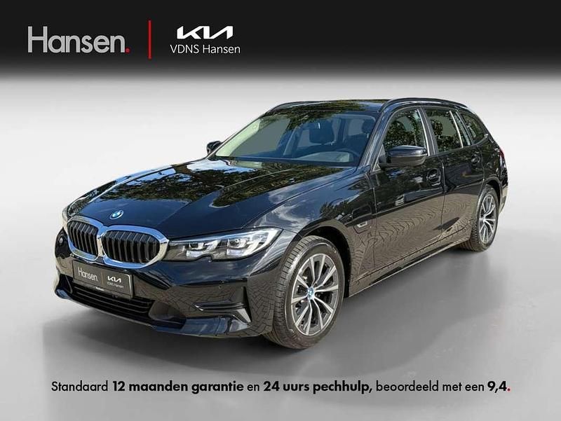 Zwart Gebruikt 2021 BMW 320e Stationwagen | € 29.945 (Goede deal) - Afbeelding 1/4