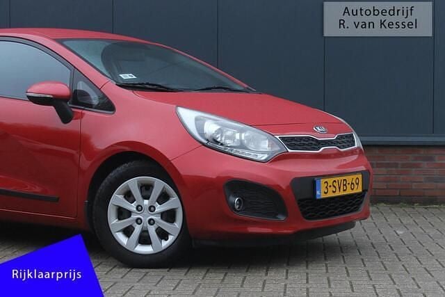 Occasion Kia Rio Plus 86 PK (63 kW) 2013 Rood (metallic) Hatchback