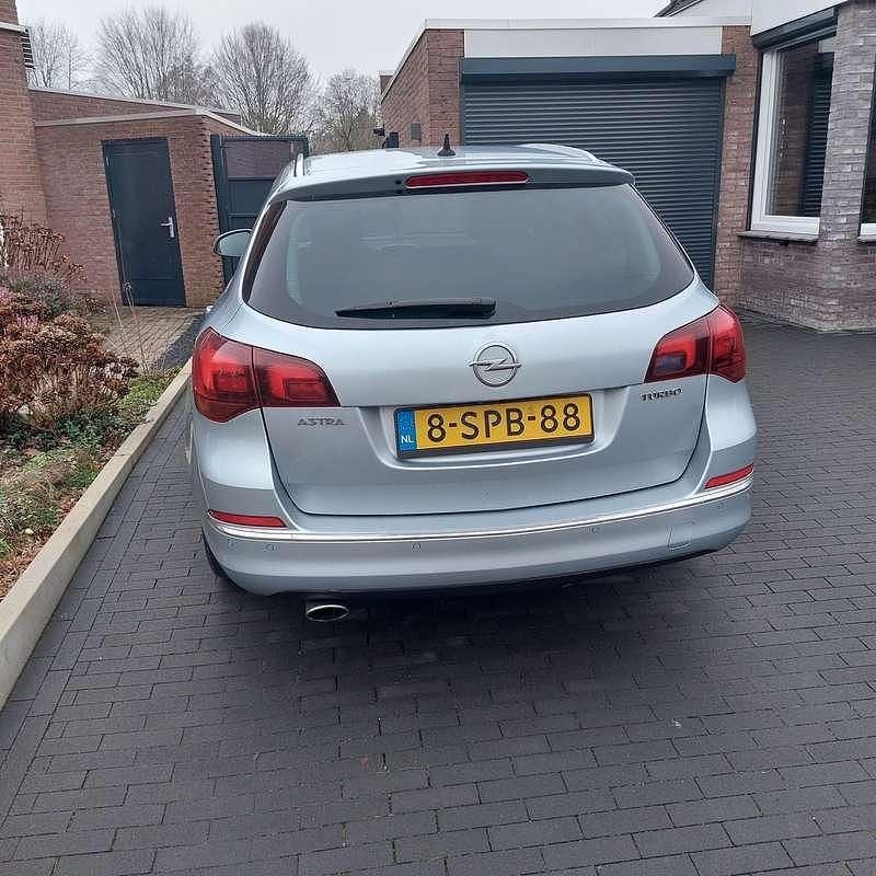 Occasion 2013 Opel Astra Sport Stationwagen | € 4.400 (Eerlijke prijs) - Afbeelding 1/4