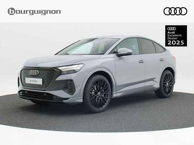 Grijs Gebruikt 2025 Audi Q4 Sportback e-tron Advanced SUV | € 54.850 (Duur) - Afbeelding 1/4