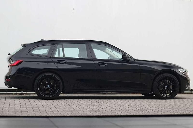 Occasion BMW 330e Sport Line 292 PK (214 kW) 2021 Zwart Stationwagen