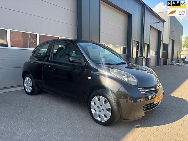 Zwart Gebruikt 2004 Nissan Micra Hatchback | € 3.150 (Eerlijke prijs) - Afbeelding 1/4