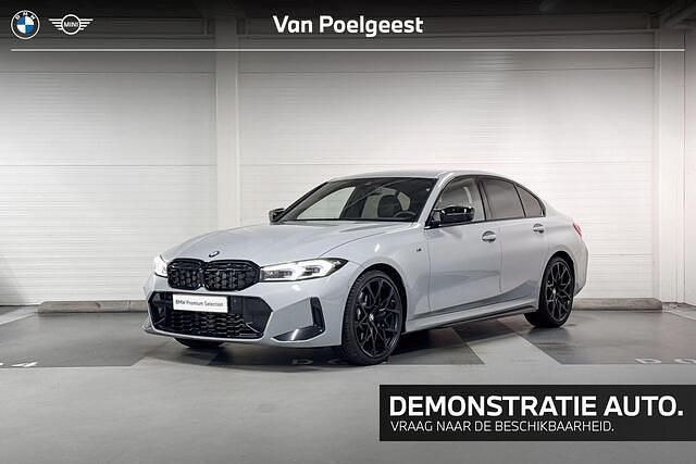 Brooklyngrau (licht grijs) Gebruikt 2025 BMW 330 M Sport Sedan | € 92.455 - Afbeelding 1/4