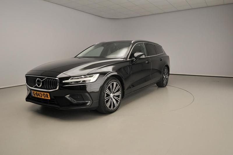 Zwart Gebruikt 2019 Volvo V60 Inscription Stationwagen | € 24.900 (Eerlijke prijs) - Afbeelding 1/4