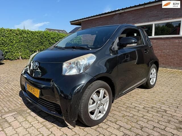 Zwart Gebruikt 2009 Toyota iQ Edition Hatchback | € 3.950 (Eerlijke prijs) - Afbeelding 1/4