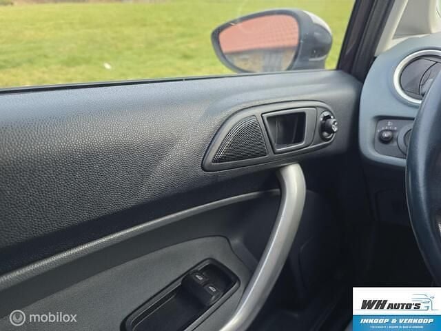 Occasion Ford Fiesta Titanium 97 PK (71 kW) 2009 Paars Hatchback