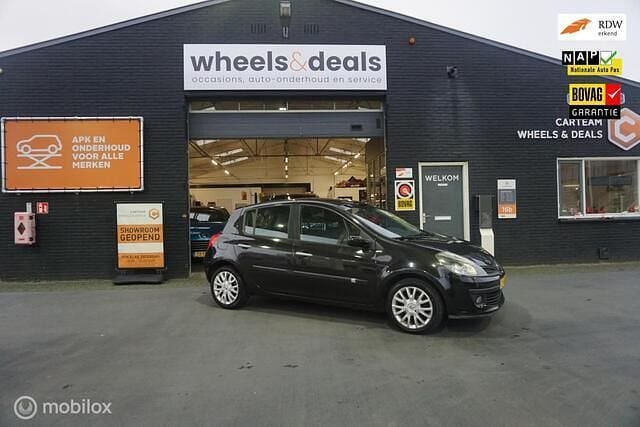 Zwart Gebruikt 2006 Renault Clio II Dynamique Hatchback | € 2.195 (Eerlijke prijs) - Afbeelding 1/4