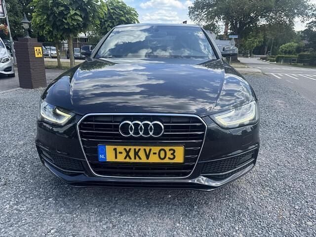 Zwart Gebruikt 2014 Audi A4 Comfort Sedan | € 13.250 (Eerlijke prijs) - Afbeelding 1/4