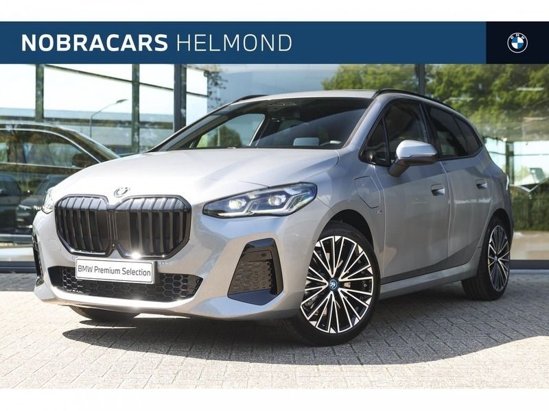 Skyscraper grey (grijs metallic) Gebruikt 2024 BMW 230e Active Tourer Comfort Edition MPV | € 53.950 - Afbeelding 1/4