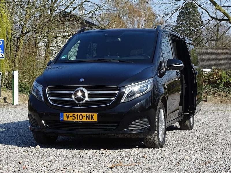 Zwart Gebruikt 2014 Mercedes V250 MPV | € 32.500 (Duur) - Afbeelding 1/4