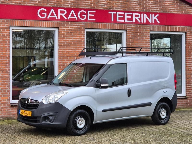 Grijs Gebruikt 2014 Opel Combo Edition MPV | € 5.750 (Eerlijke prijs) - Afbeelding 1/4