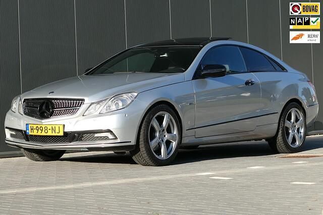 Grijs Gebruikt 2009 Mercedes E350 Elegance Coupé | € 10.440 (Eerlijke prijs) - Afbeelding 1/4