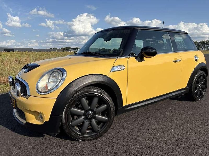 Geel Gebruikt 2007 Mini Cooper S Hatchback | € 3.650 (Eerlijke prijs) - Afbeelding 1/4