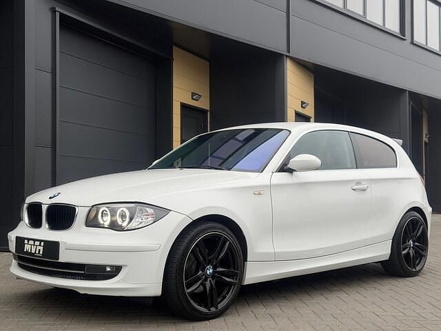 Occasion BMW 118 143 PK (105 kW) 2009 Wit Hatchback