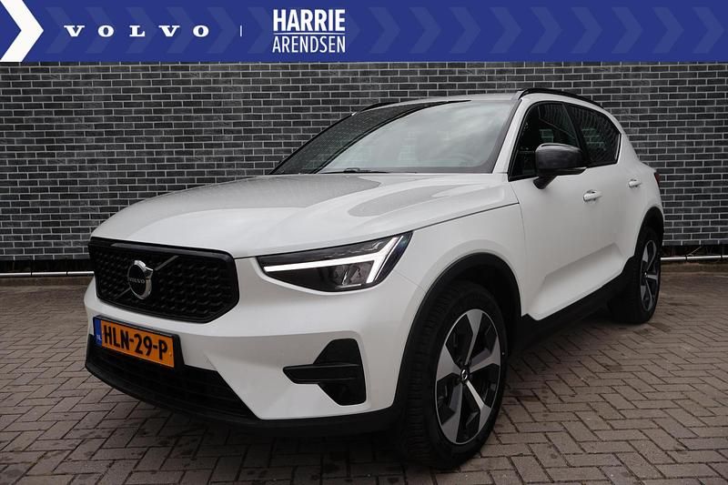 Wit Gebruikt 2025 Volvo XC40 Plus SUV | € 45.194 (Eerlijke prijs) - Afbeelding 1/4