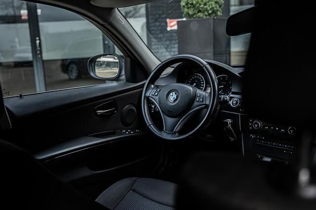 Occasion BMW 318 143 PK (105 kW) 2009 Zwart Stationwagen