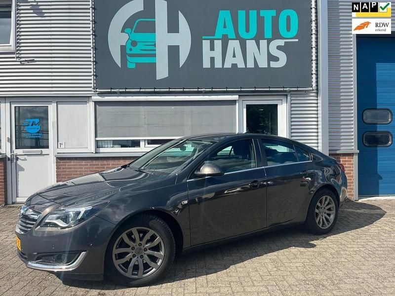 Hatchback Gebruikt 2014 Opel Insignia Edition Hatchback | € 8.750 (Eerlijke prijs) - Afbeelding 1/4