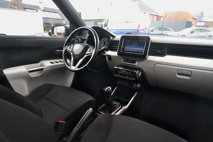 Occasion Suzuki Ignis 90 PK (66 kW) 2017 Rood (metallic) SUV