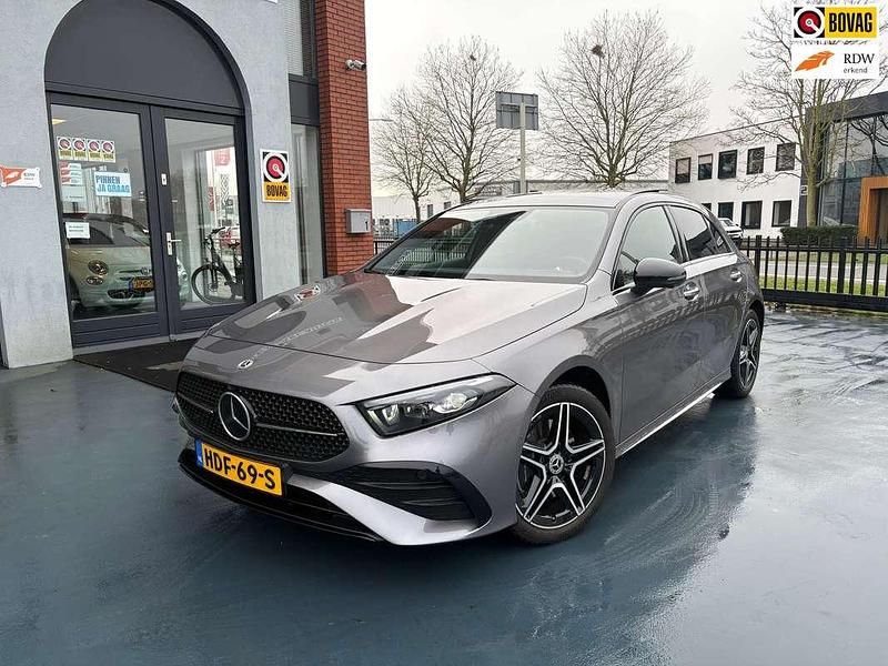 Occasion Mercedes A250 AMG line Plus 218 PK (160 kW) 2024 Grijs Hatchback