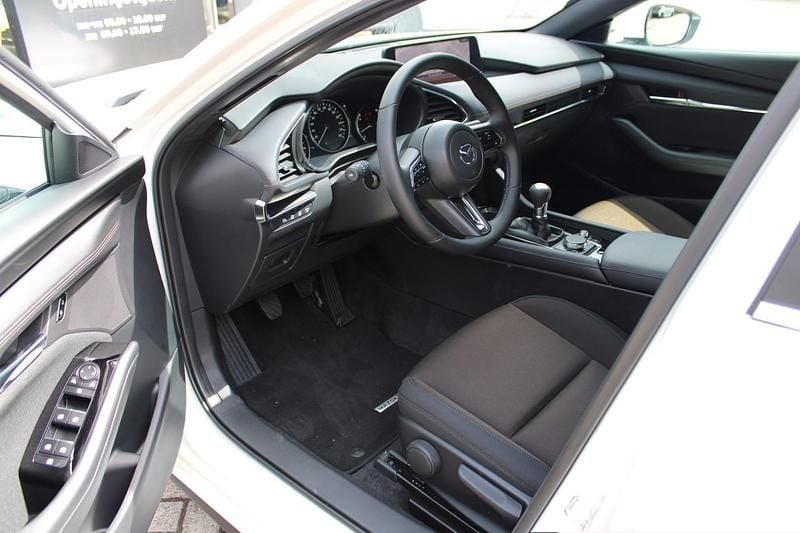 Occasion Mazda 3 Center-Line 140 PK (102 kW) 2025 Snowflake white pearl (wit parelmoer) Hatchback