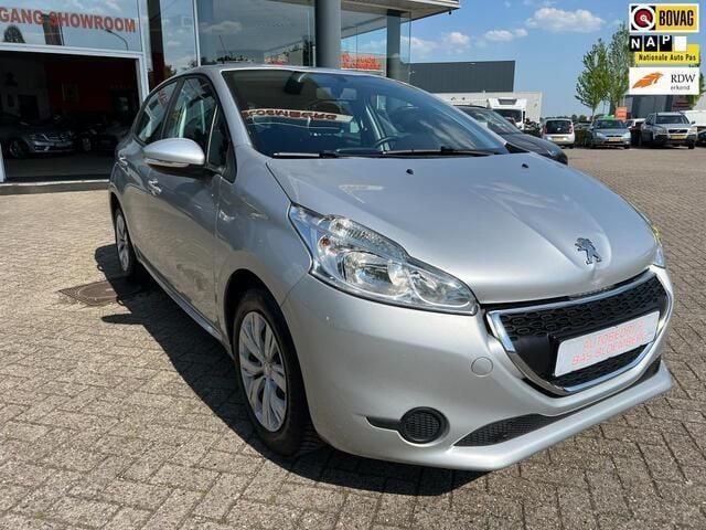 Grijs Gebruikt 2013 Peugeot 208 Active Hatchback | € 5.940 (Eerlijke prijs) - Afbeelding 1/4