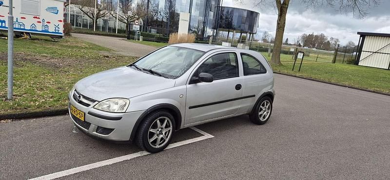 Occasion Opel Corsa 80 PK (58 kW) 2005 Grijs Hatchback
