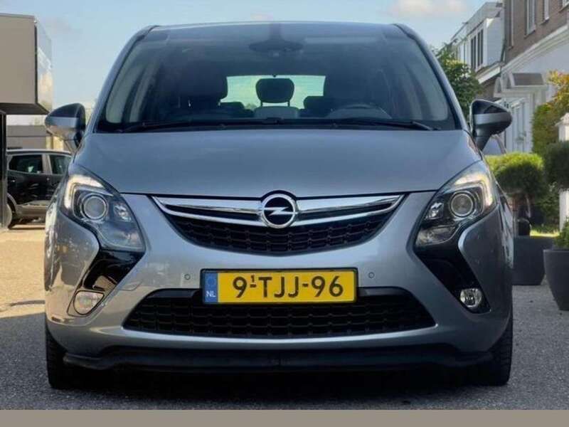 Grijs Gebruikt 2014 Opel Zafira Tourer Cosmo MPV | € 12.000 - Afbeelding 1/4