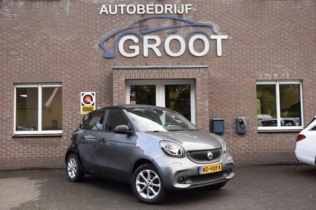 Grijs Gebruikt 2017 Smart ForFour Pure Hatchback | € 10.950 (Iets duurder) - Afbeelding 1/4