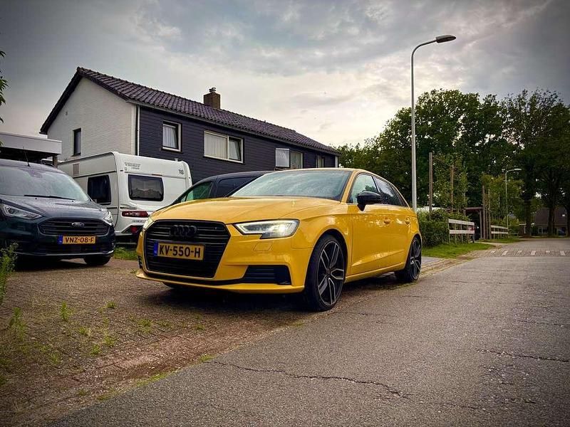 Geel Gebruikt 2016 Audi A3 Hatchback | € 15.000 (Iets duurder) - Afbeelding 1/4