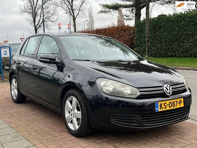 Zwart Gebruikt 2010 VW Golf VI Highline Hatchback | € 3.350 (Goede deal) - Afbeelding 1/4