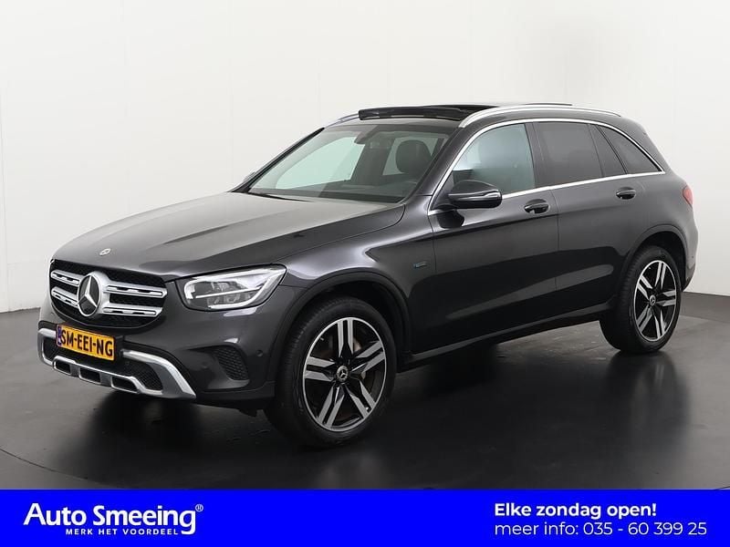 Grijs Occasion 2021 Mercedes GLC300 Business SUV | € 37.895 (Super prijs) - Afbeelding 1/4