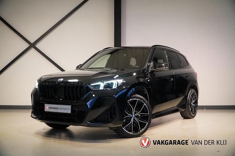 Zwart Gebruikt 2024 BMW X1 M Sport SUV | € 52.950 (Eerlijke prijs) - Afbeelding 1/4
