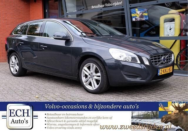 Grijs Gebruikt 2013 Volvo V60 Momentum Stationwagen | € 10.950 (Eerlijke prijs) - Afbeelding 1/2