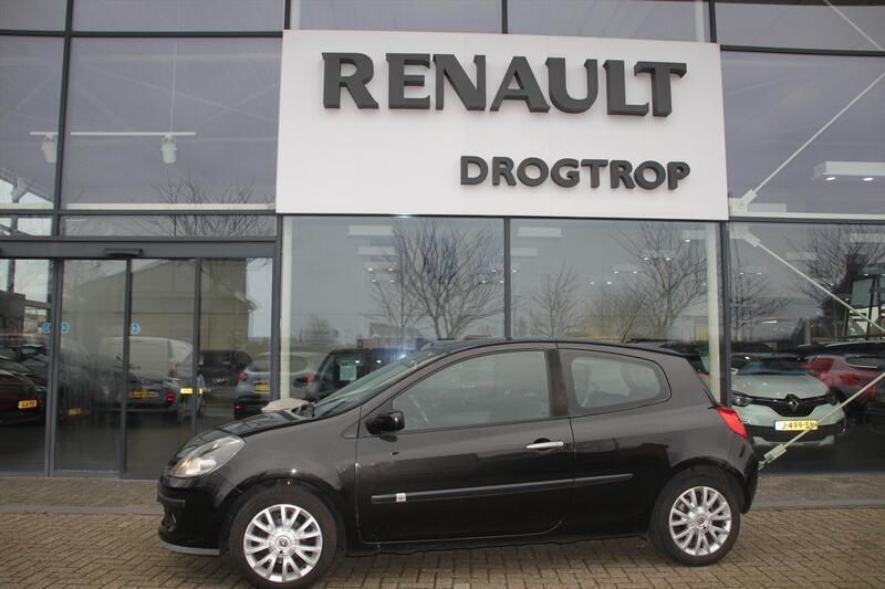 Zwart Gebruikt 2006 Renault Clio II Dynamique Hatchback | € 5.190 - Afbeelding 1/4