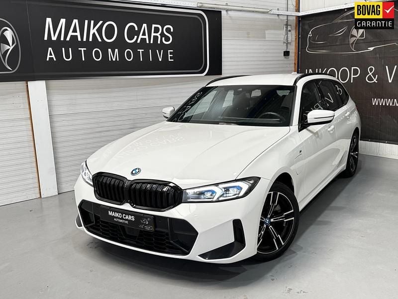 Wit Gebruikt 2023 BMW 330e Performance Stationwagen | € 40.950 (Goede deal) - Afbeelding 1/4