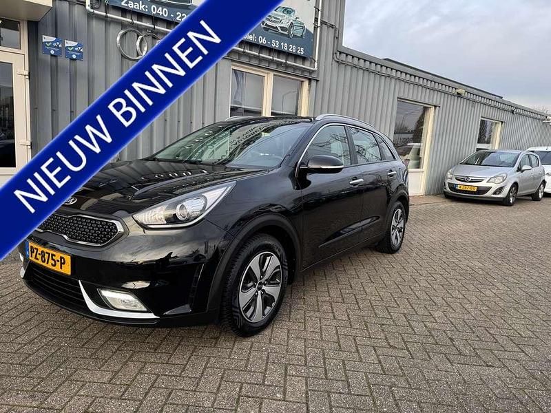 Zwart Occasion 2017 Kia Niro SUV | € 12.499 (Eerlijke prijs) - Afbeelding 1/4