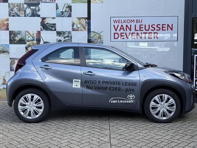 Occasion Toyota Aygo X X-play 72 PK (52 kW) 2025 Grijs SUV